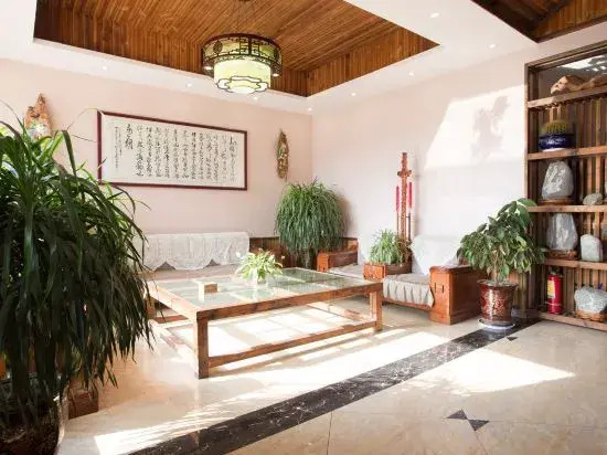 Вэйнань: Mount Hua Hongchen Xiake Theme Hotel