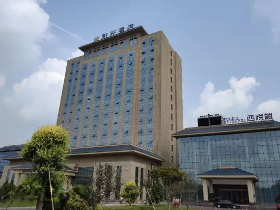 Синтай: Sunshine Hotel