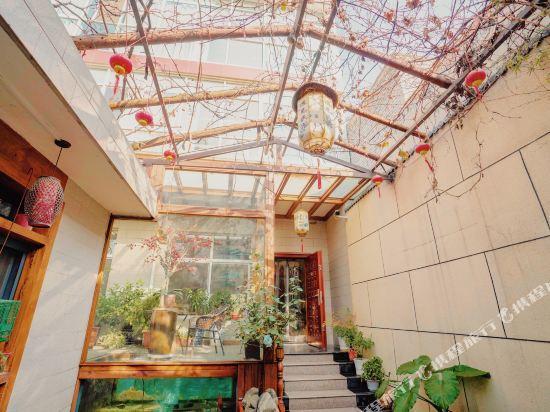 Вэйнань: Meet Hostel
