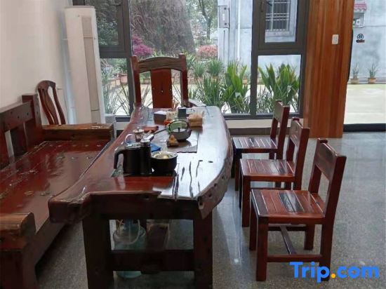 Лишуй: Shiqidong Hostel