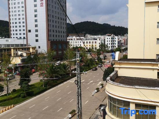 Мэнцзы: Gaoxifeng Hotel Luxi