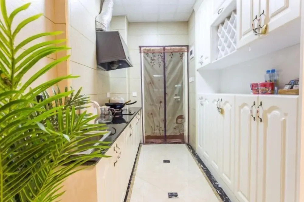 Ичунь: Wing House