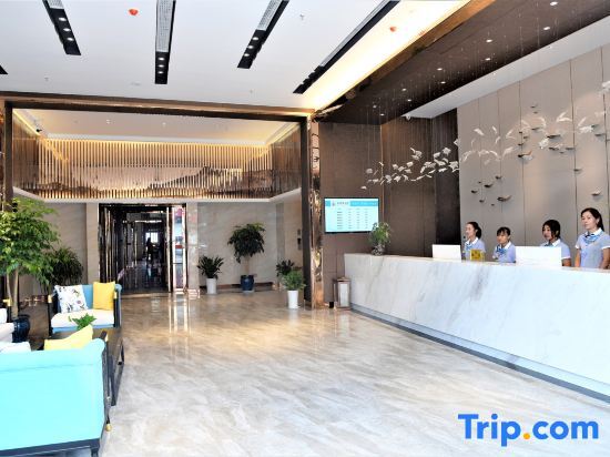Хуанган: Longwan Hotel