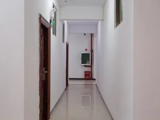 Санья: The nineth house hostel