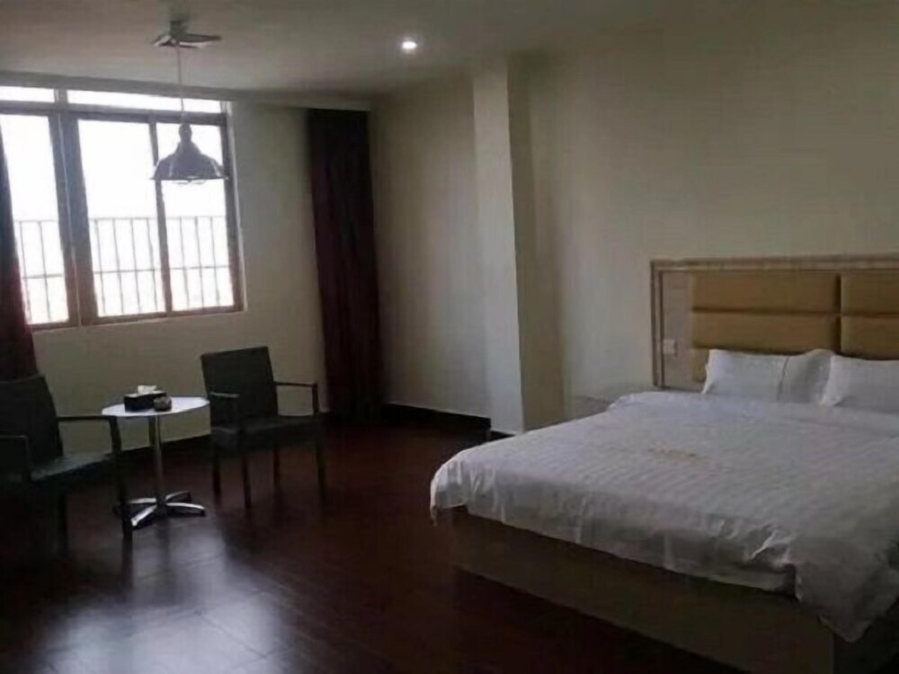 Джиангме: Heshan Jiahua Commercial and Residential Hotel