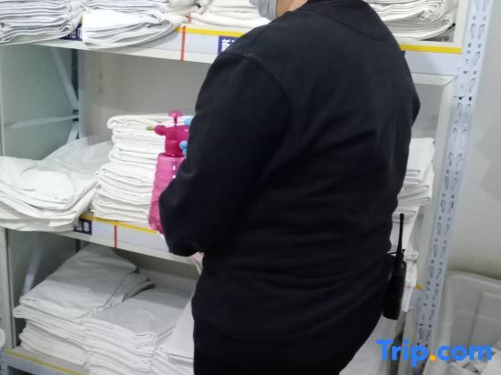 Синьсян: Hualong Lidu Fashion Hotel