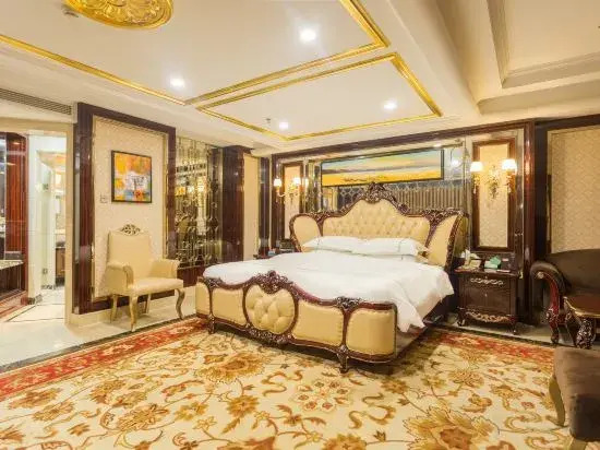 Цзеян: Phoenix Hotel