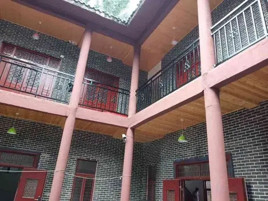 Линьи: Yinan Juquan Hotel