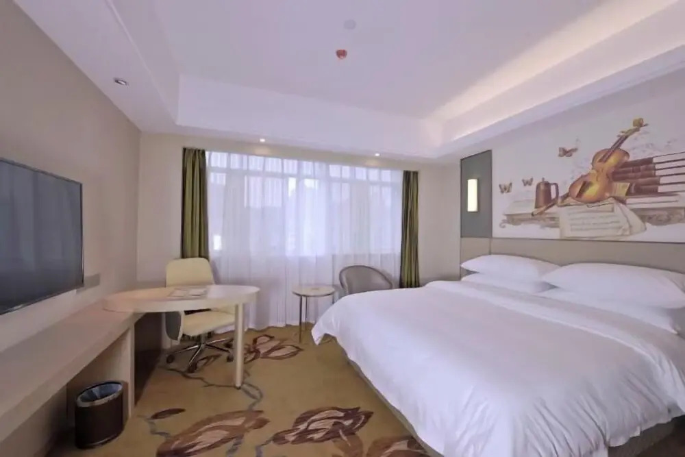 Хэчи: Vienna International Hotel (Bama)