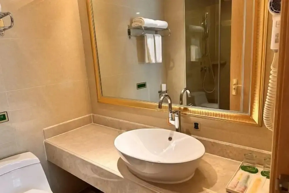 Хэчи: Vienna International Hotel (Bama)