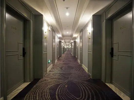 Лиши: Lano Hotel