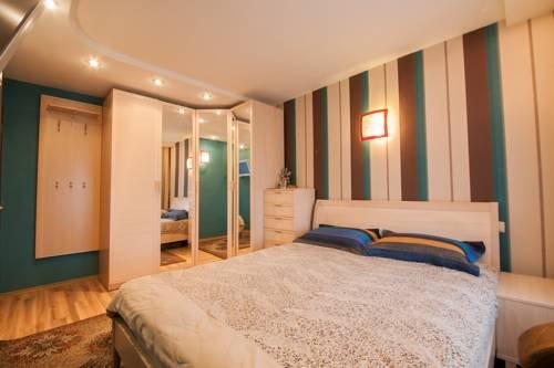 Красноярск: Kvartirov Apartmnets on Teatralnoy