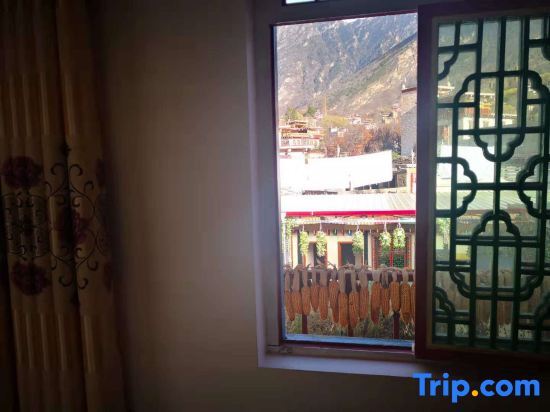 Данба: Zhonglu Zangzhai Country Hotel