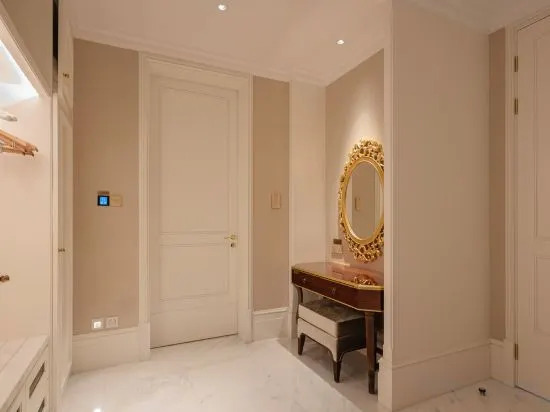 Уси: Marrisle Hotel