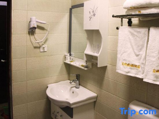 Цюйцзин: Hong  Yan  Hotel