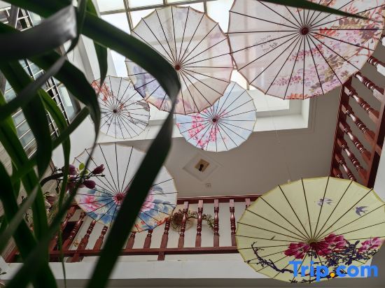 Цюйцзин: Luoping Shengangwan Hotel