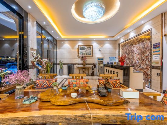 Цюйцзин: Luoping Shengangwan Hotel