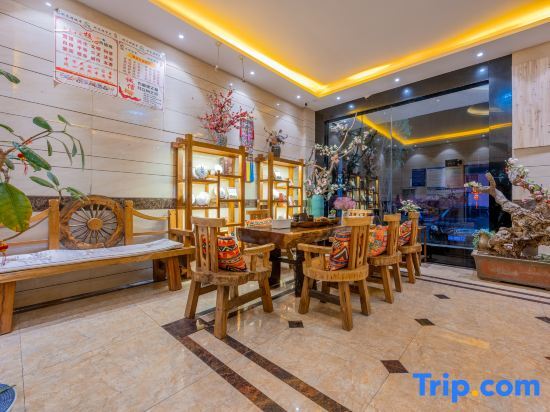 Цюйцзин: Luoping Shengangwan Hotel