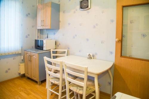 Красноярск: Apartment on Michurina, 2d by KrasStalker