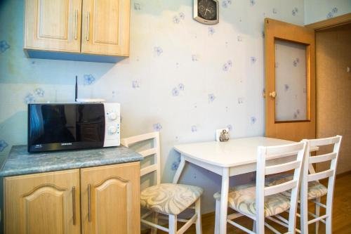 Красноярск: Apartment on Michurina, 2d by KrasStalker
