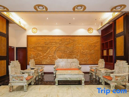 Гуйлинь: Lichenghua Mansion All Suites Hotel (Guilin Liangjiang Sihu High-speed Railway Station)