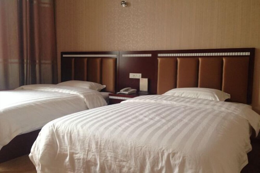 Ичан: Xindongshan Business Hotel