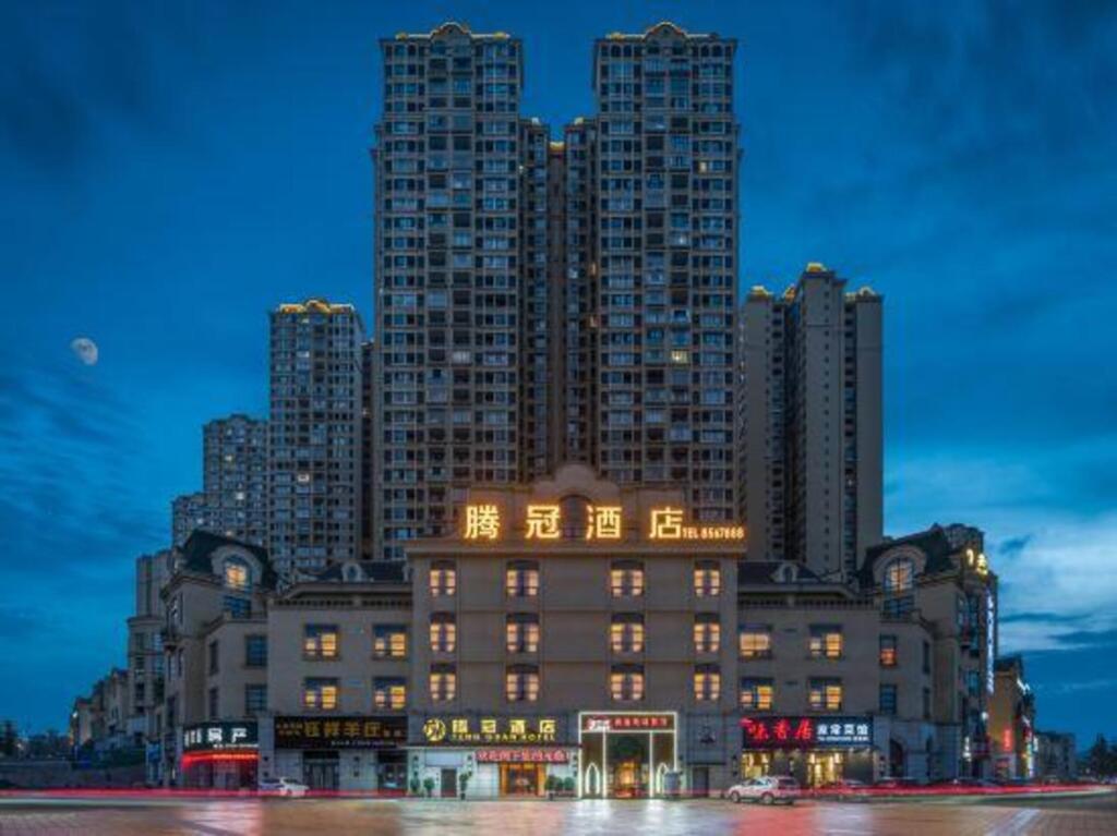 Лучжоу: Tengguan Hotel (Zhangzhou High-speed Railway Station Southwest Business and Trade City)