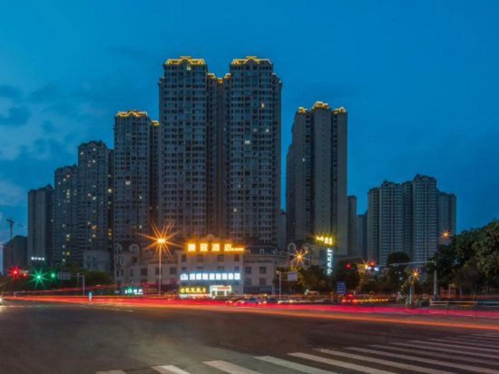 Лучжоу: Tengguan Hotel (Zhangzhou High-speed Railway Station Southwest Business and Trade City)