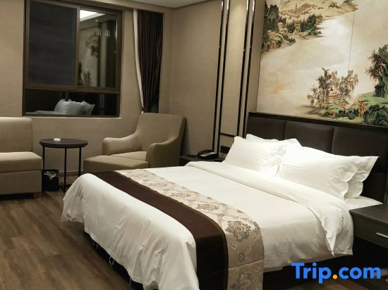 Лунъянь: Fangyuan Holiday Hotel