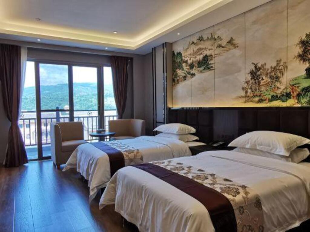 Лунъянь: Fangyuan Holiday Hotel