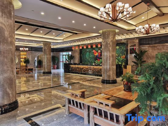 Лунъянь: Fangyuan Holiday Hotel
