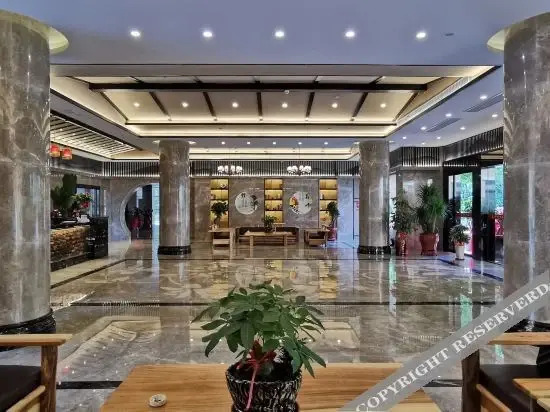 Лунъянь: Fangyuan Holiday Hotel