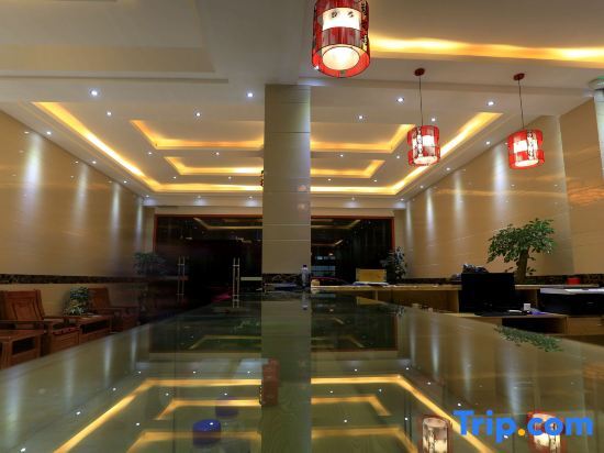 Цюйцзин: Jiayuan Express Hotel