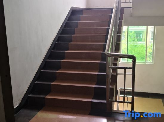 Чжаоцин: Feicui Gongting Hostel