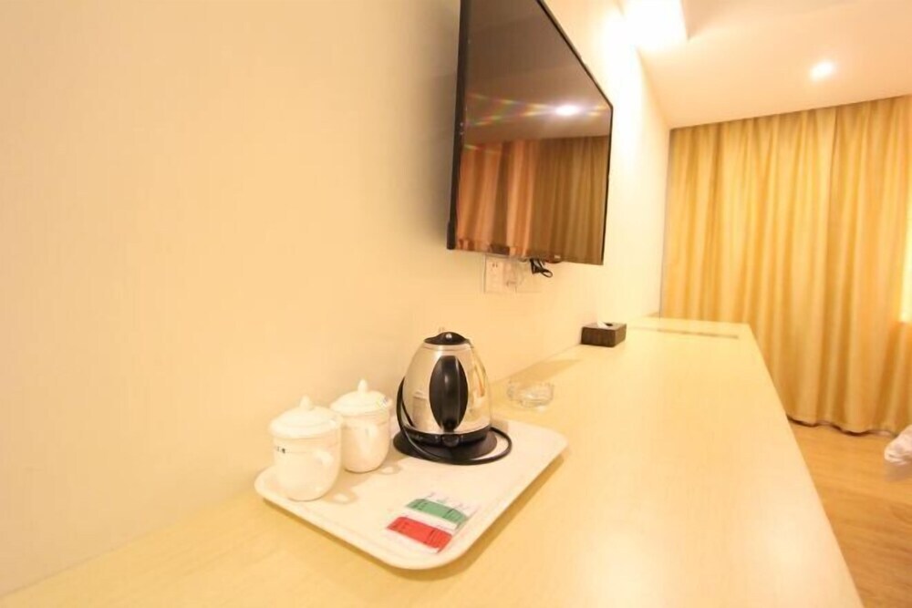 Фошань: 7 Inn Fashion Hotel (Foshan Xilushan Eternal Love Branch)