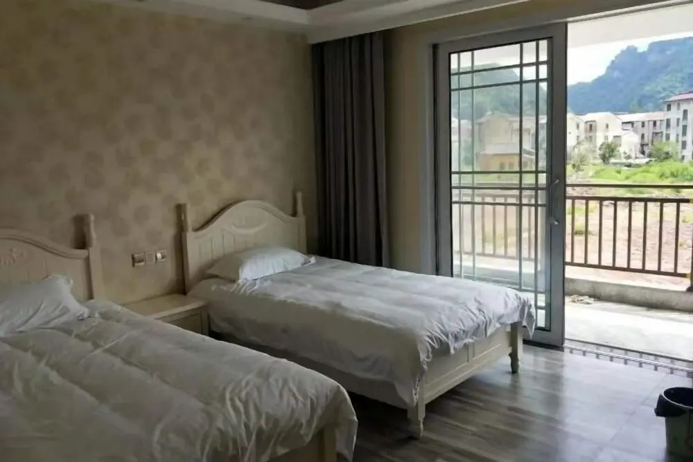 Шаоксинг: Xinchang Yunqi Small Building House