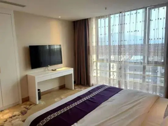 Чжаоцин: Zhuorui Hotel
