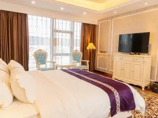 Чжаоцин: Zhuorui Hotel