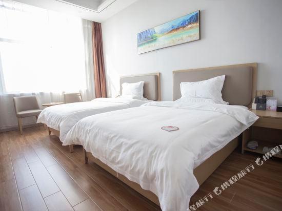 Байан-Нур: Bayannaoer Junyi Crown Hotel