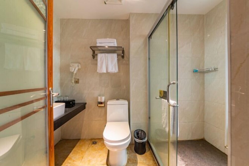 Шичэн: Q+ Treasure Palace Hotel