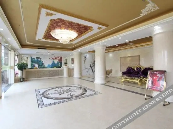 Чжаоцин: Zhaoqing Dengfeng Business Hotel B