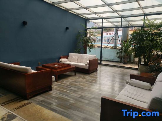 Гэцзю: Jin tai Hotel