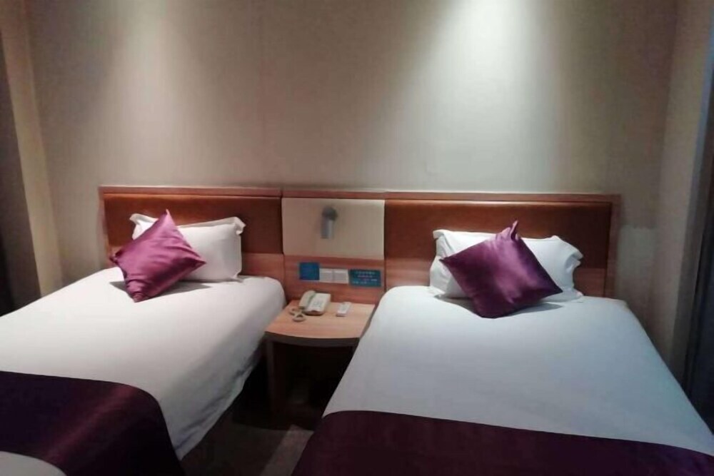 Лянфан: Lejia Hotel (Bazhou Shengfang International Furniture Expo City)