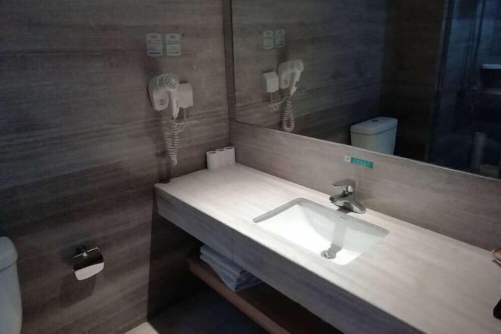 Лянфан: Lejia Hotel (Bazhou Shengfang International Furniture Expo City)