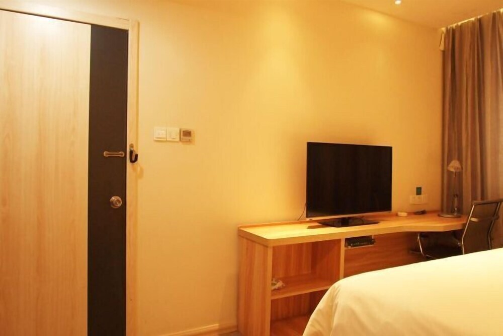 Лянфан: Lejia Hotel (Bazhou Shengfang International Furniture Expo City)
