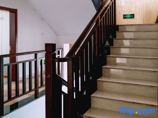 Хуаншань: Jianpozhai Hostel