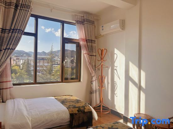 Цюйцзин: Jiatingyi Hotel