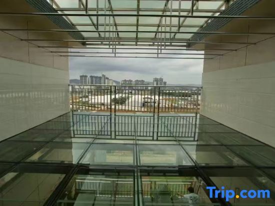 Цюйцзин: Luoping Dongsheng Holiday Hotel