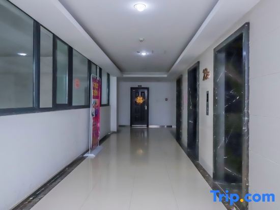 Чжэнчжоу: 77 Concept Theme Hotel (Zhengzhou University Metro Station)