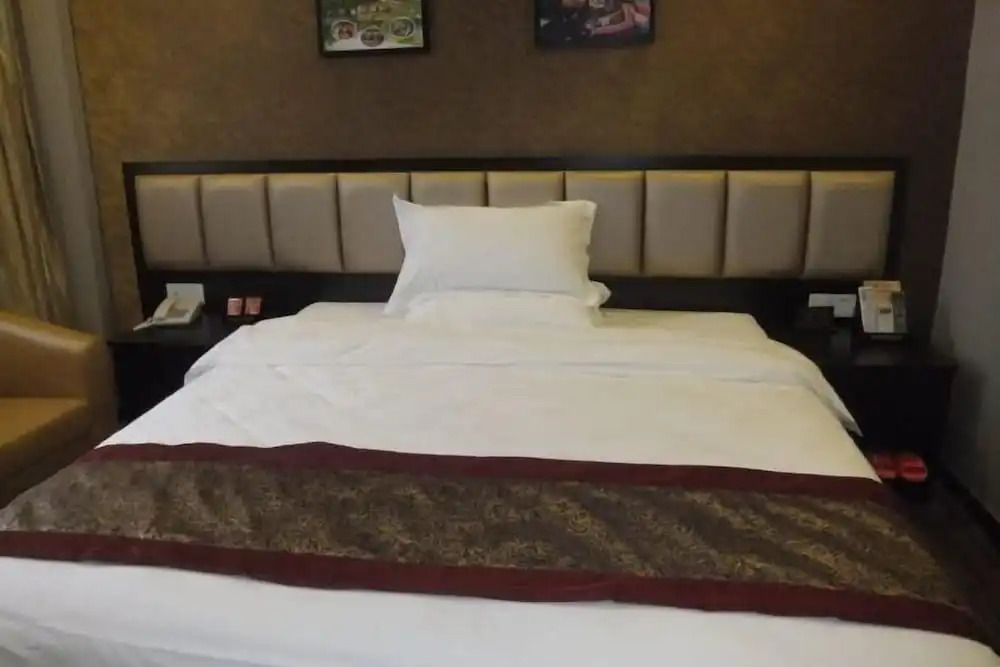 Шаогуань: Bairun Hotel